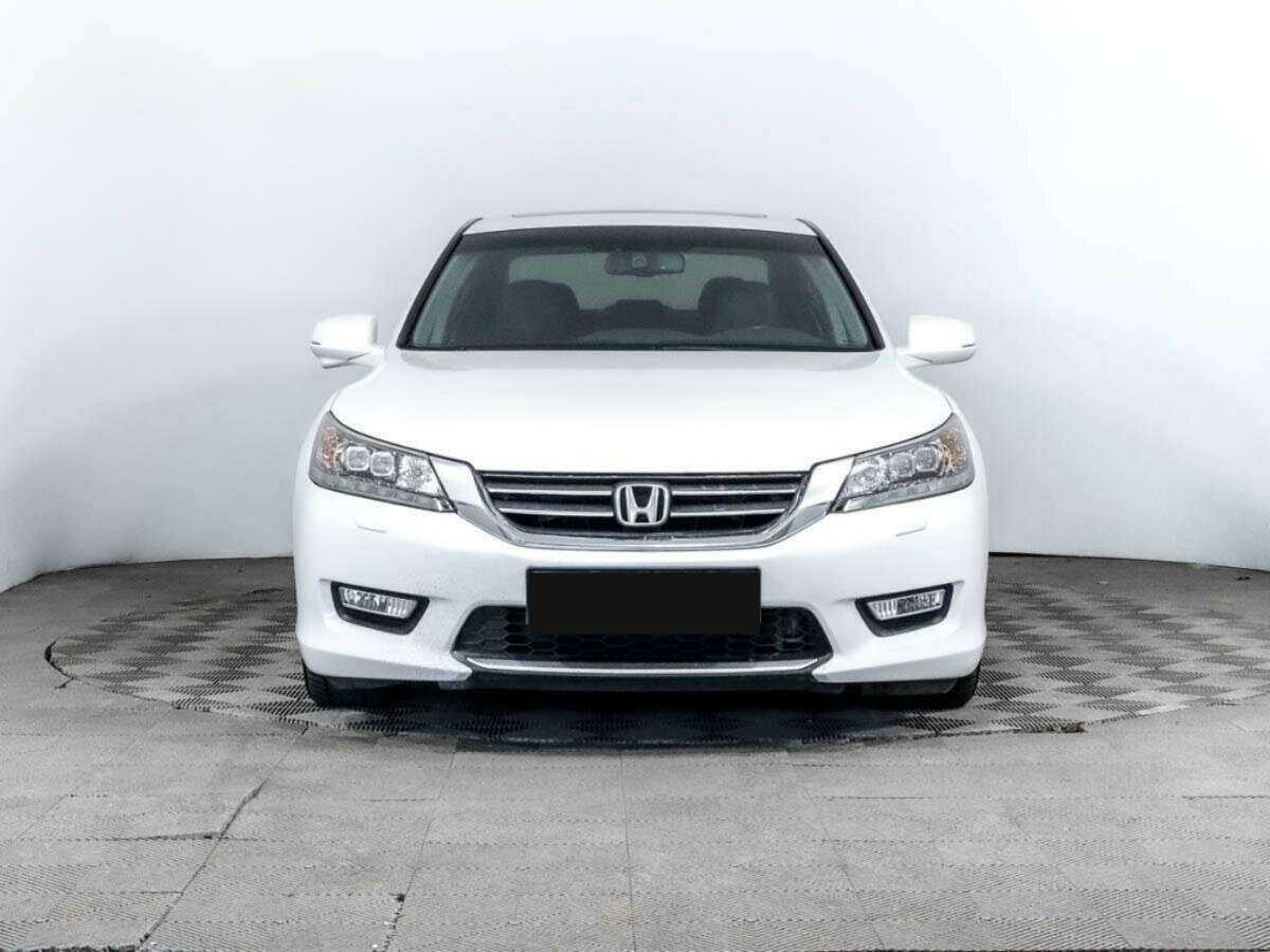 Honda Accord с пробегом — 2013 год. Фото: #1