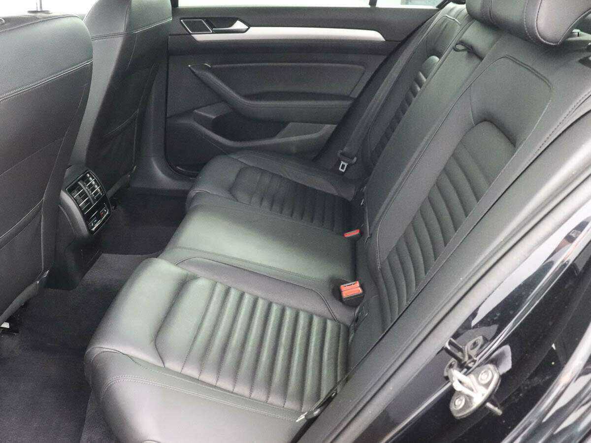 Volkswagen Passat с пробегом — 2017 год. Фото: #8