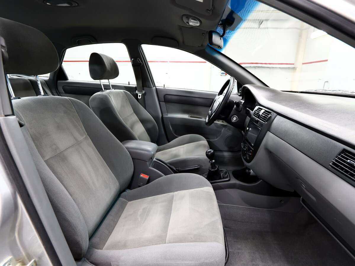 Daewoo Gentra с пробегом — 2013 год. Фото: #12