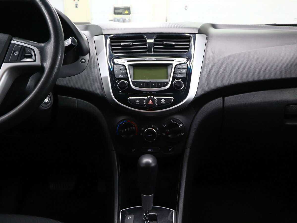 Hyundai Solaris с пробегом — 2014 год. Фото: #16