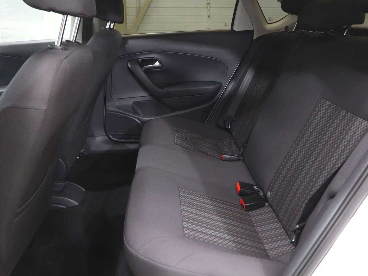 Volkswagen Polo с пробегом — 2017 год. Фото: #18