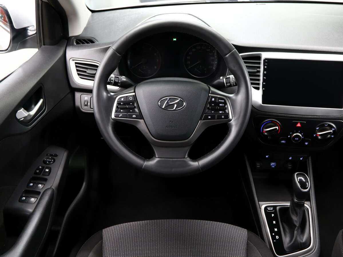 Hyundai Solaris с пробегом — 2020 год. Фото: #11