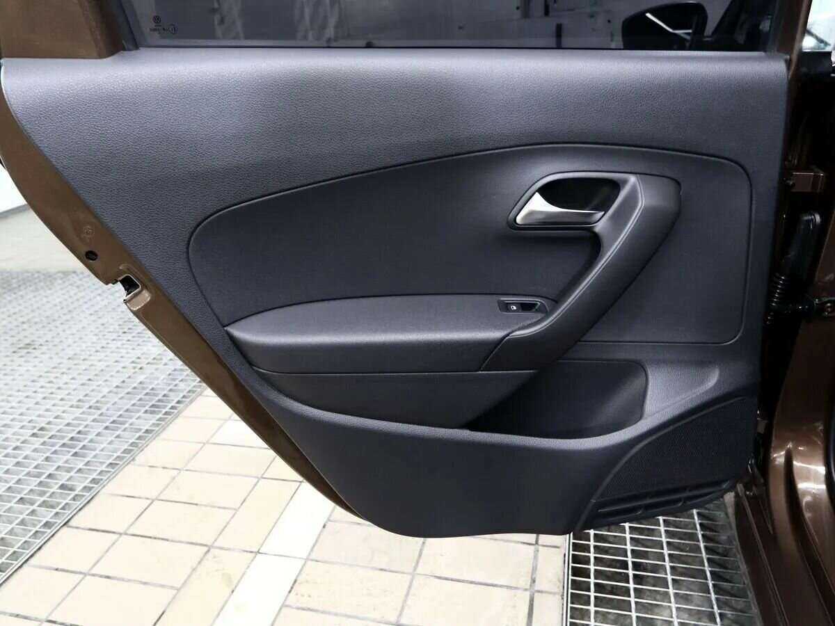 Volkswagen Polo с пробегом — 2018 год. Фото: #13