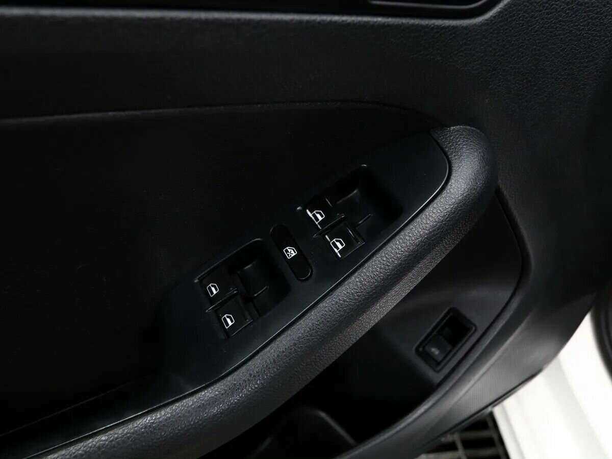 Volkswagen Jetta с пробегом — 2013 год. Фото: #15