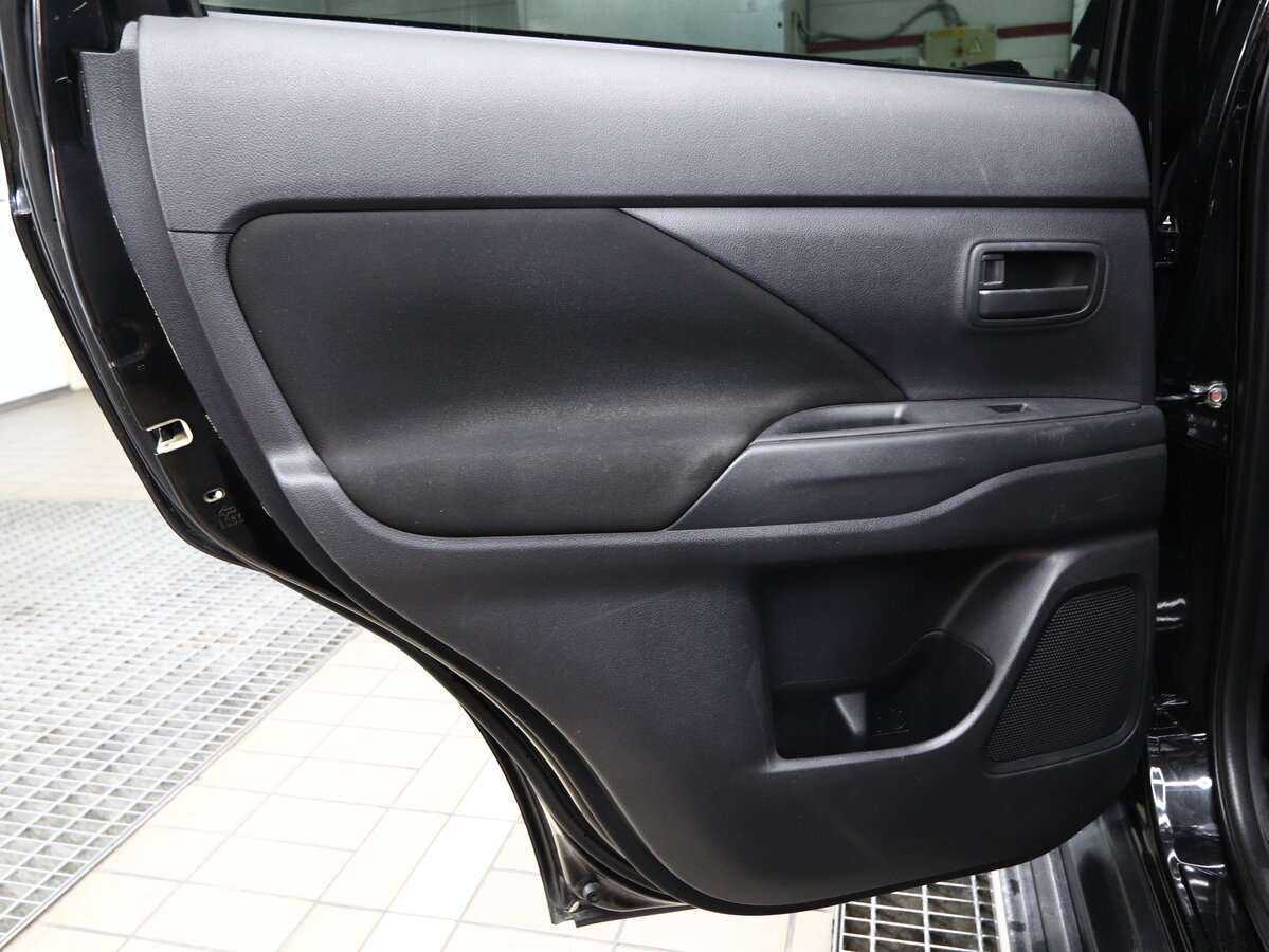 Mitsubishi Outlander с пробегом — 2013 год. Фото: #8