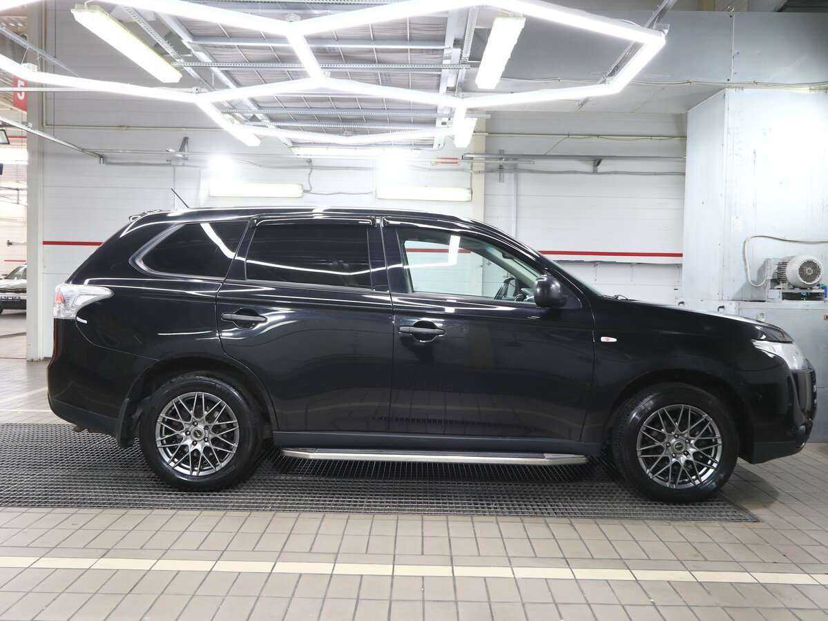 Mitsubishi Outlander с пробегом — 2013 год. Фото: #10