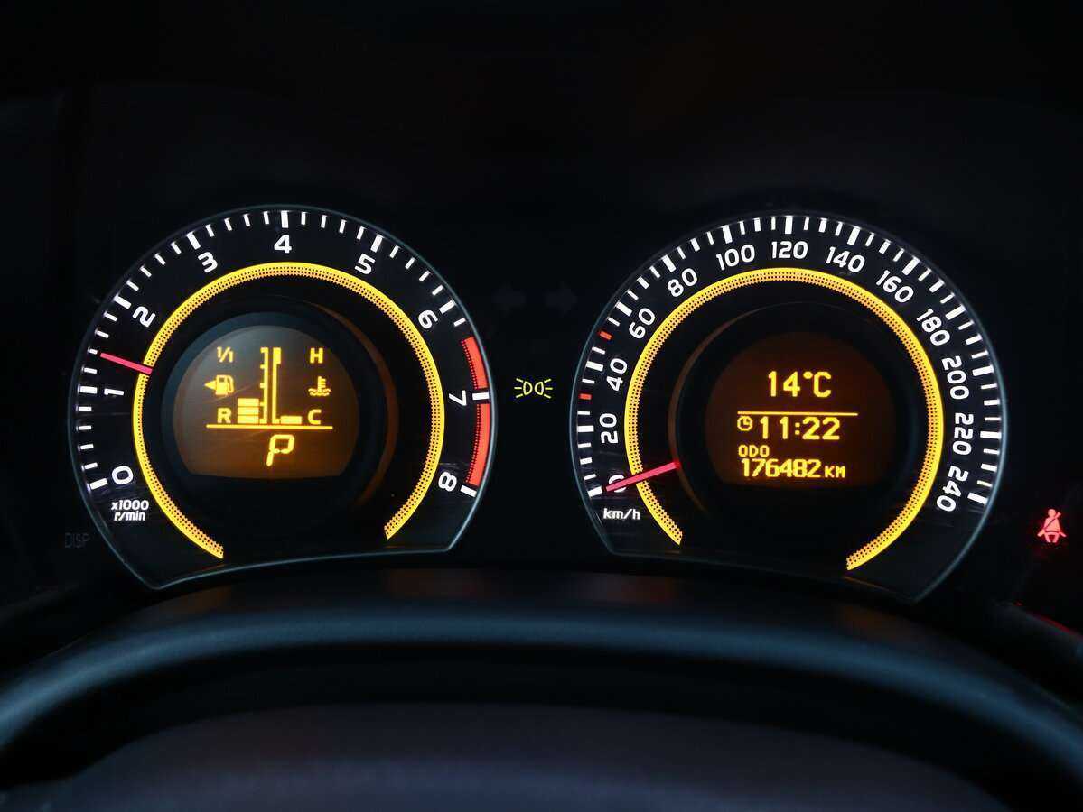 Toyota Corolla с пробегом — 2012 год. Фото: #16