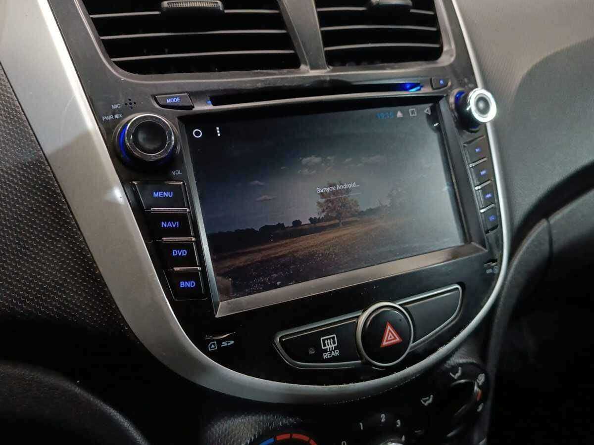 Hyundai Solaris с пробегом — 2012 год. Фото: #12