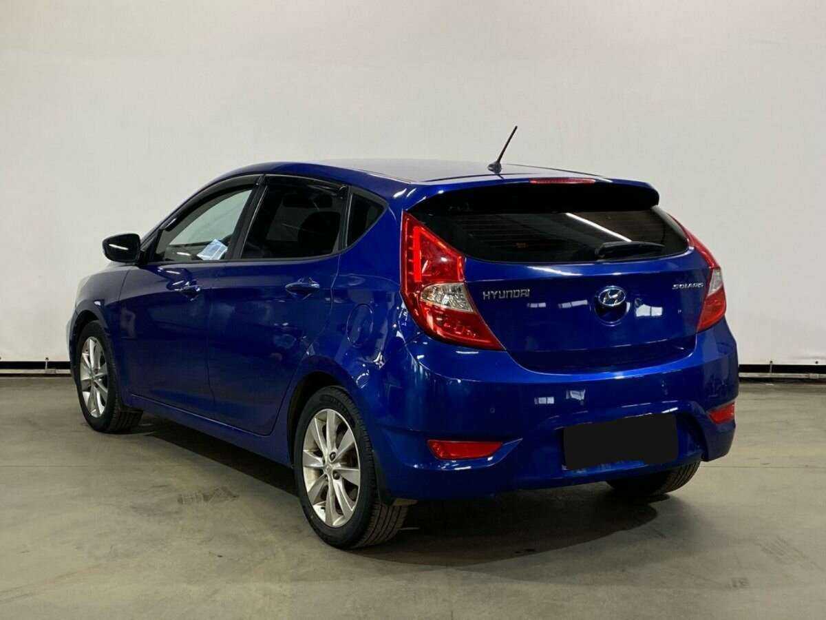 Hyundai Solaris с пробегом — 2012 год. Фото: #6