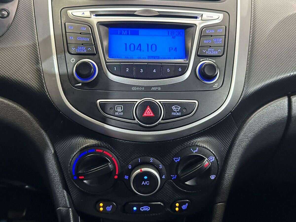 Hyundai Solaris с пробегом — 2013 год. Фото: #12