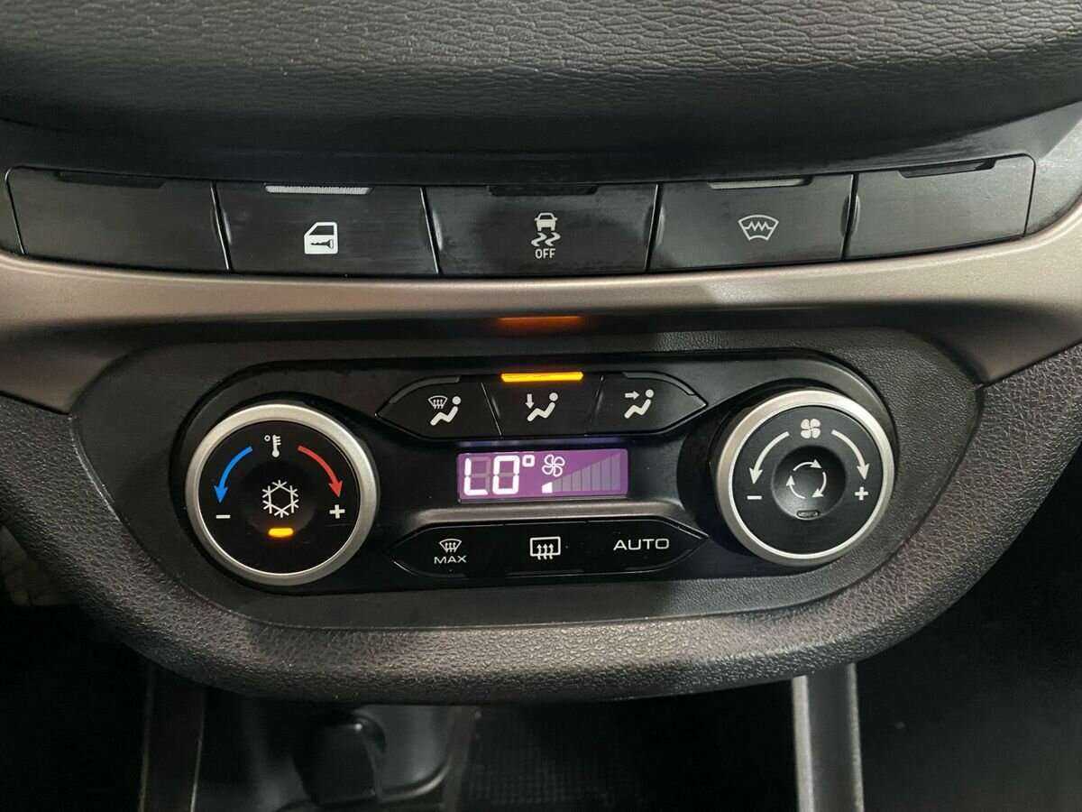 Купить Лада (ВАЗ) Веста, 2019, 66 861 км.. Фото: #14