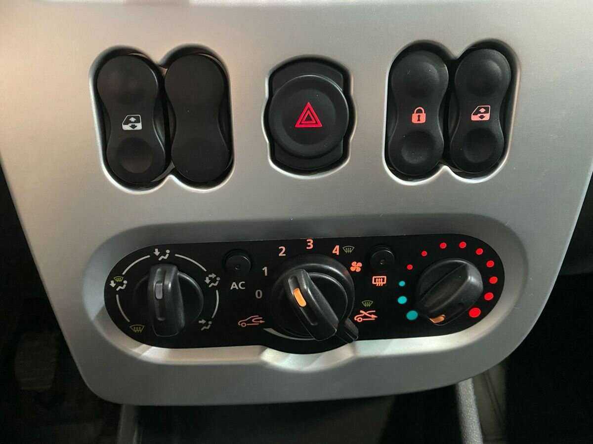 Купить Рено Сандеро, 2012, 106 511 км.. Фото: #13