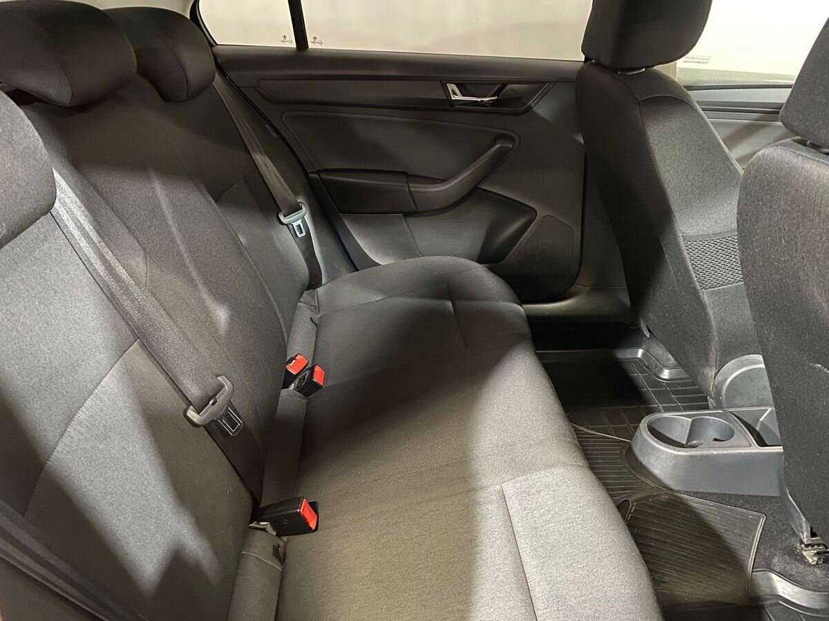 Skoda Rapid с пробегом — 2018 год. Фото: #10