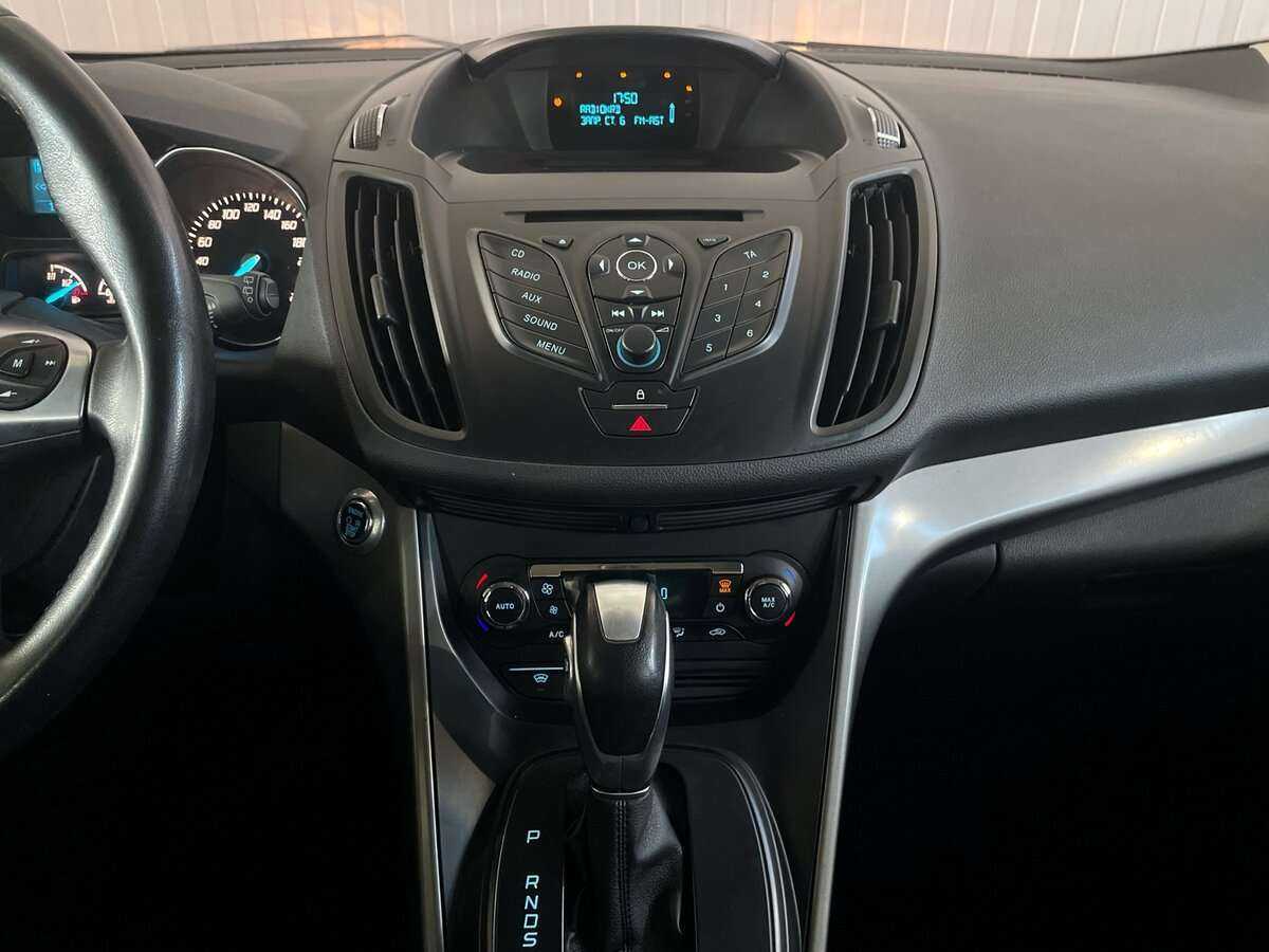 Ford Kuga с пробегом — 2015 год. Фото: #13