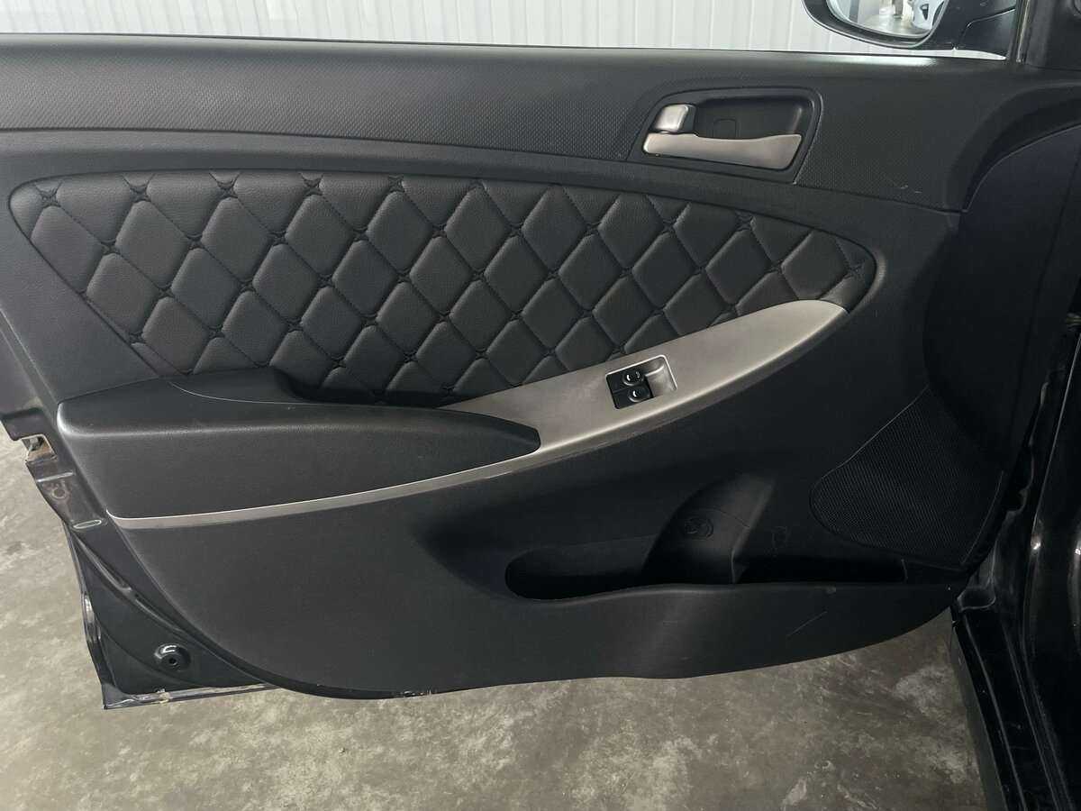 Hyundai Solaris с пробегом — 2016 год. Фото: #16