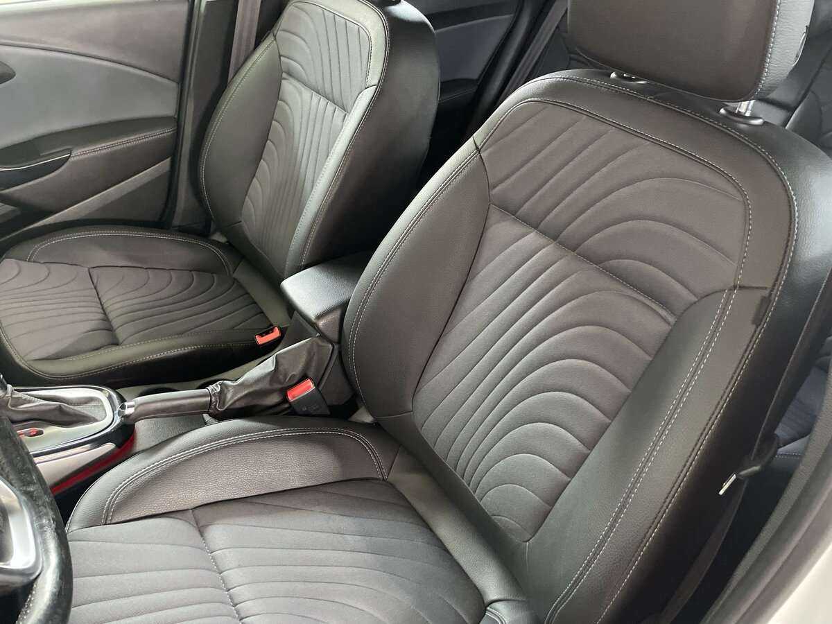 Opel Astra с пробегом — 2014 год. Фото: #11