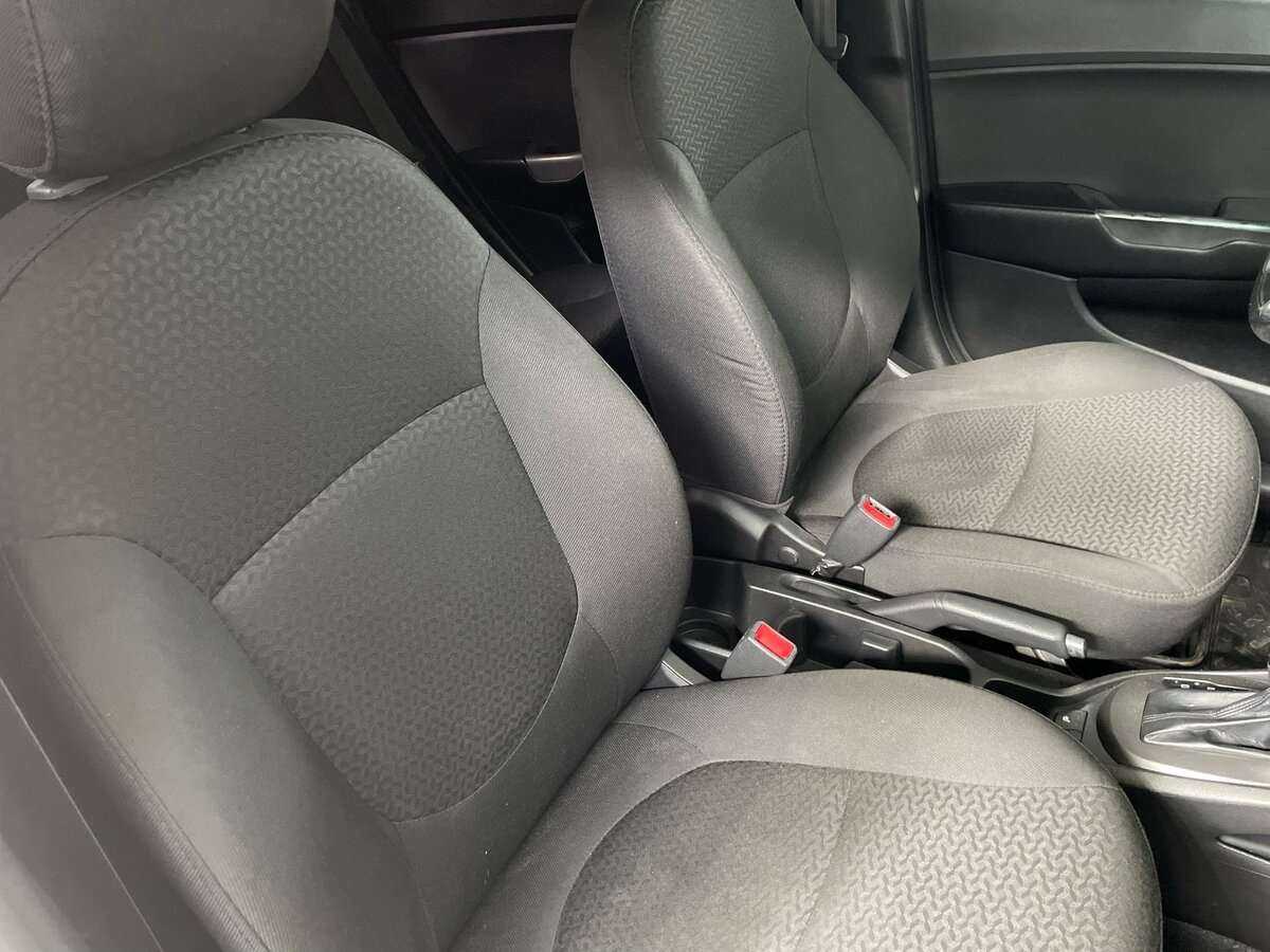 Kia Rio с пробегом — 2015 год. Фото: #18