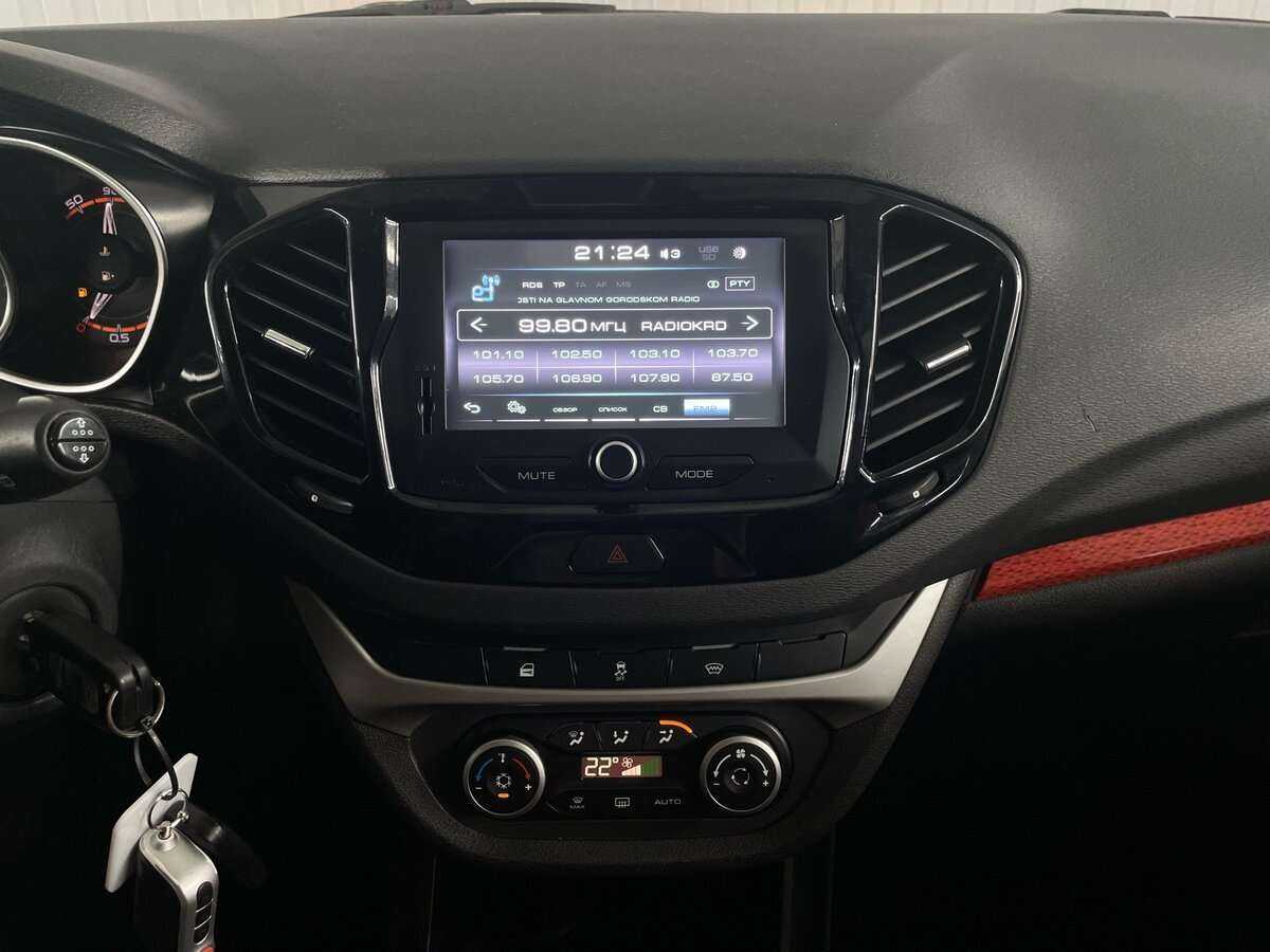 Lada (ВАЗ) Vesta с пробегом — 2018 год. Фото: #13