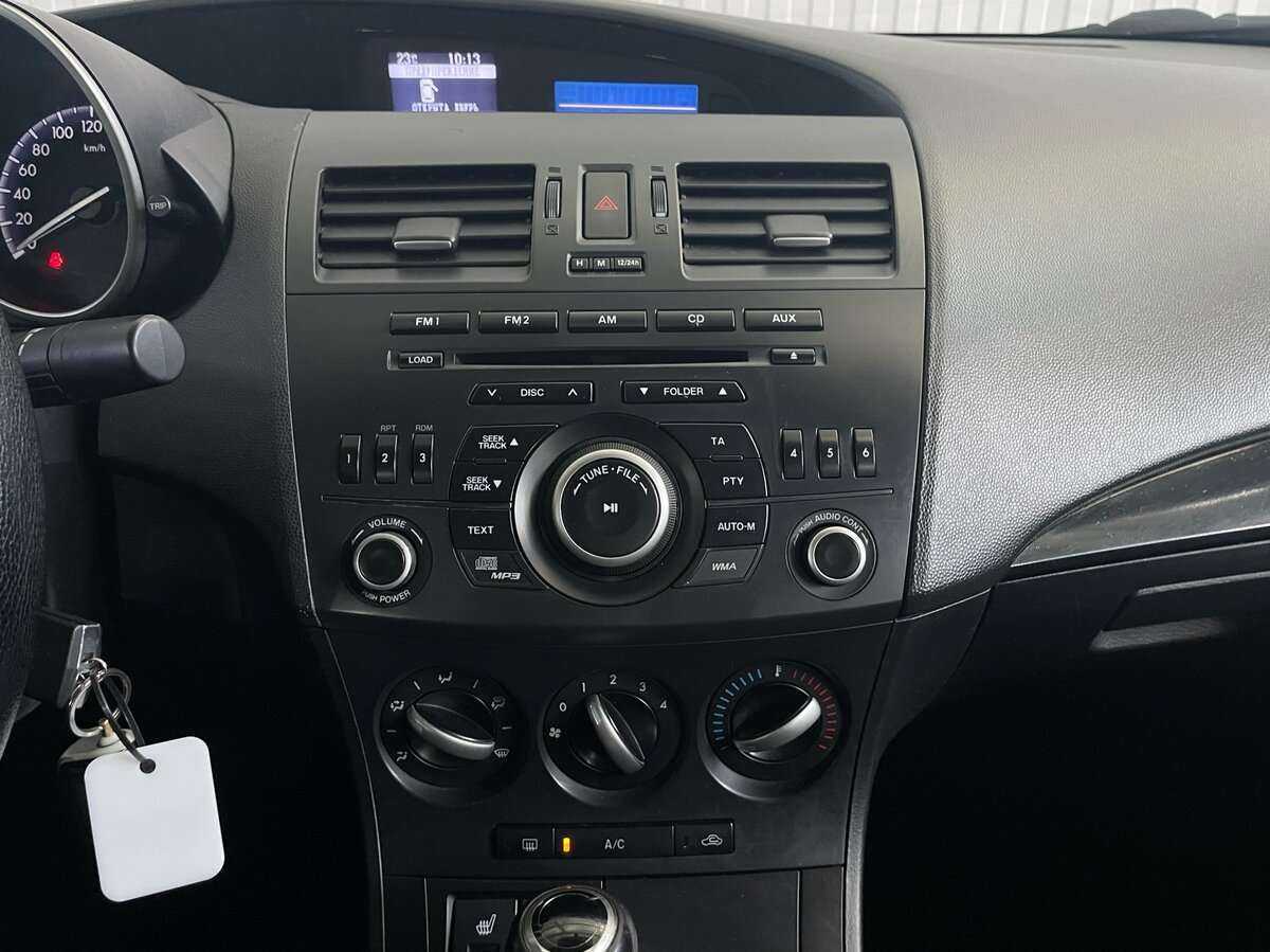 Mazda 3 с пробегом — 2012 год. Фото: #10