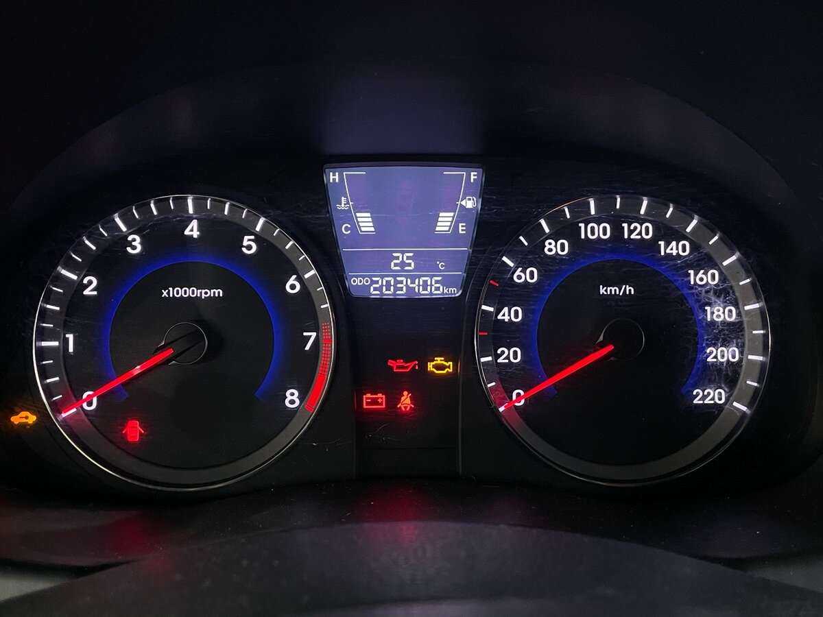 Hyundai Solaris с пробегом — 2013 год. Фото: #10