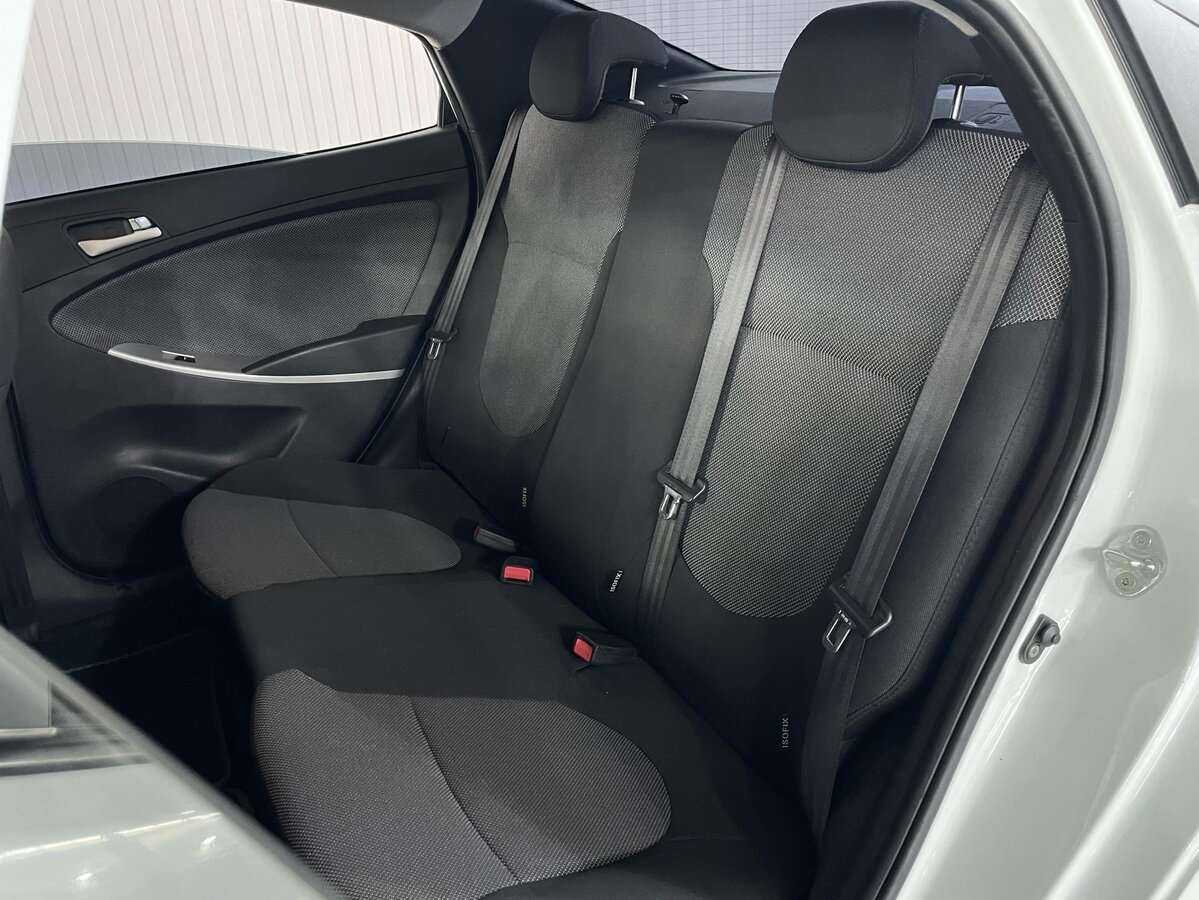 Hyundai Solaris с пробегом — 2013 год. Фото: #13