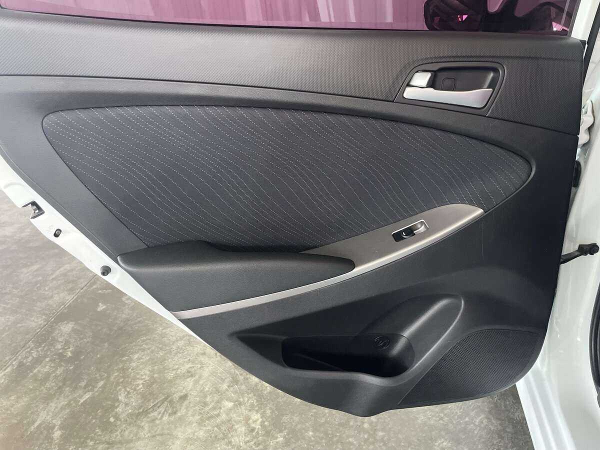 Hyundai Solaris с пробегом — 2016 год. Фото: #20