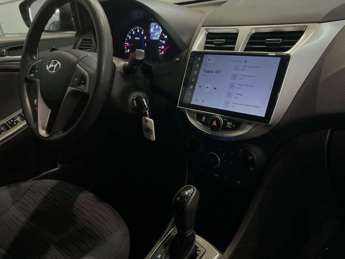 Hyundai Solaris с пробегом — 2015 год. Фото: #15