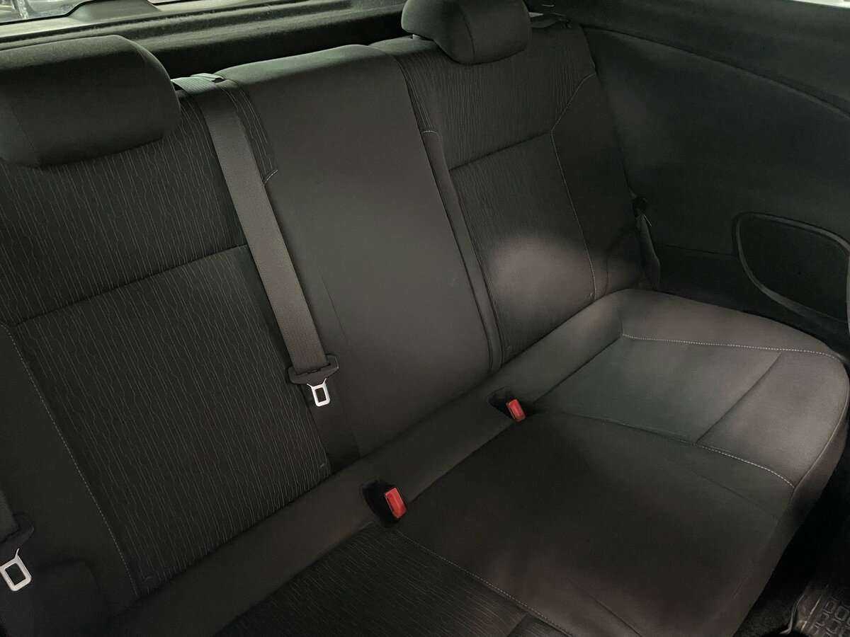 Opel Astra с пробегом — 2012 год. Фото: #16