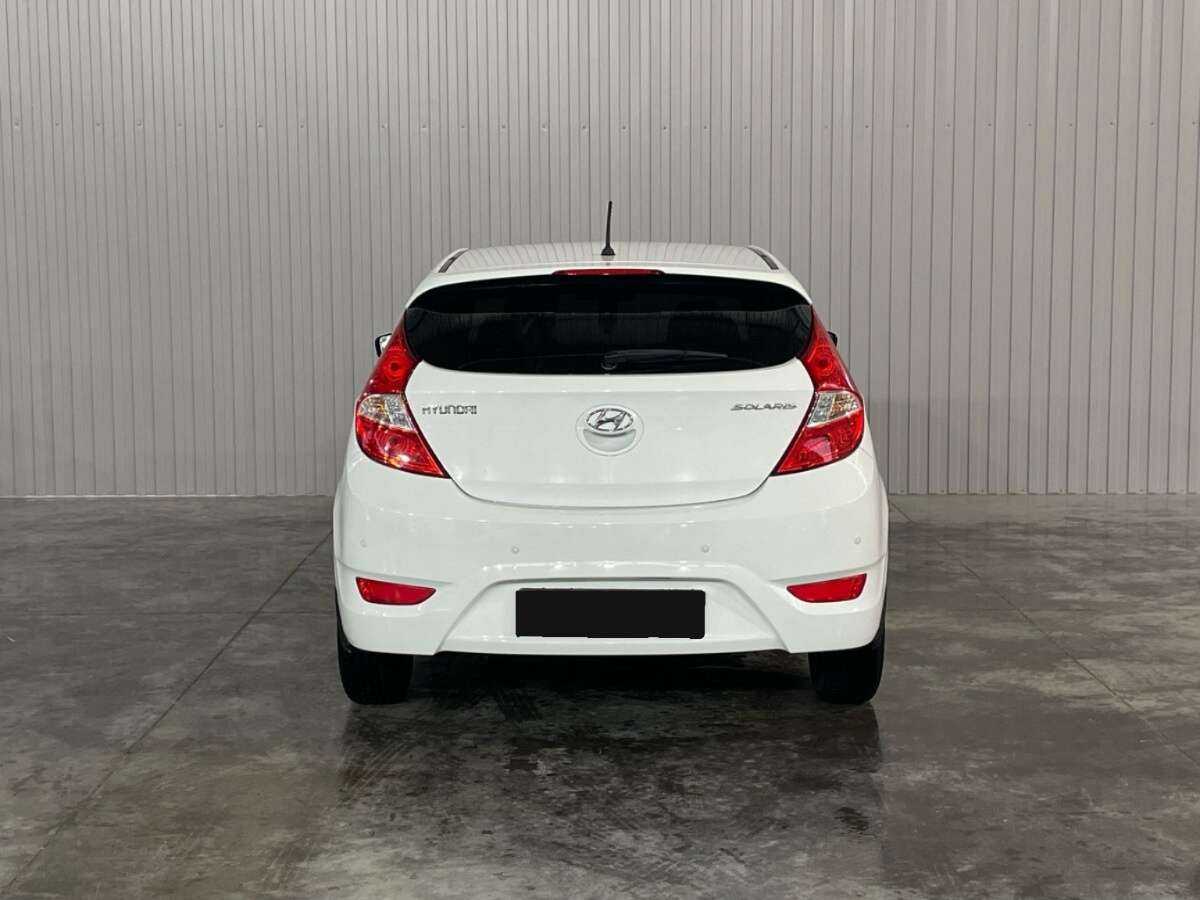 Hyundai Solaris с пробегом — 2014 год. Фото: #5