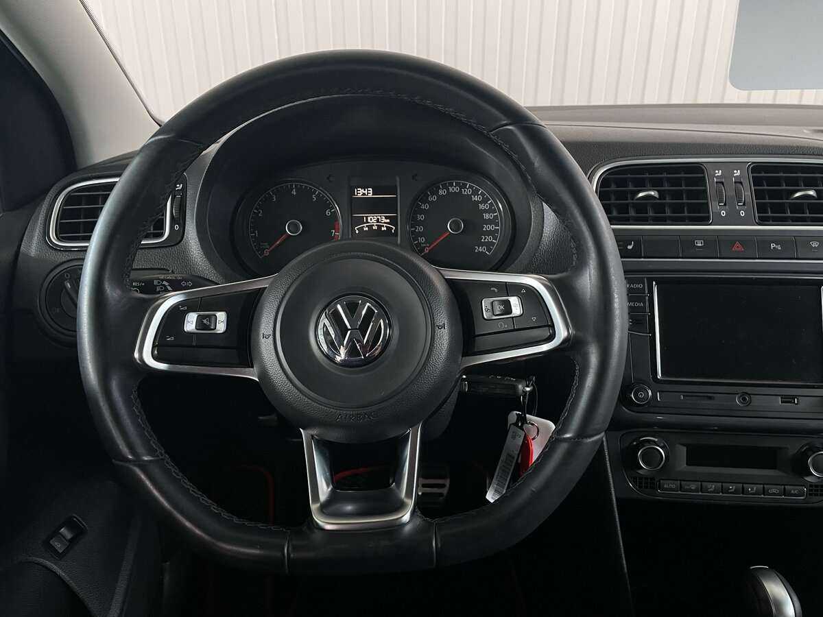 Volkswagen Polo с пробегом — 2018 год. Фото: #13