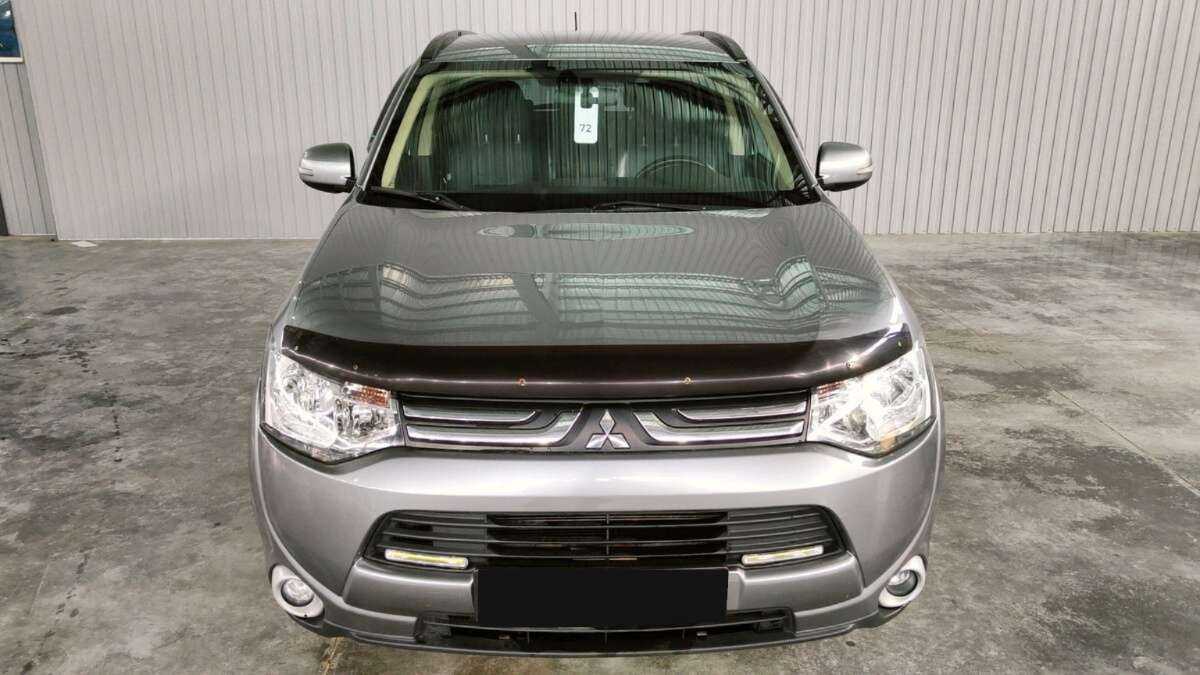 Mitsubishi Outlander с пробегом — 2012 год. Фото: #1