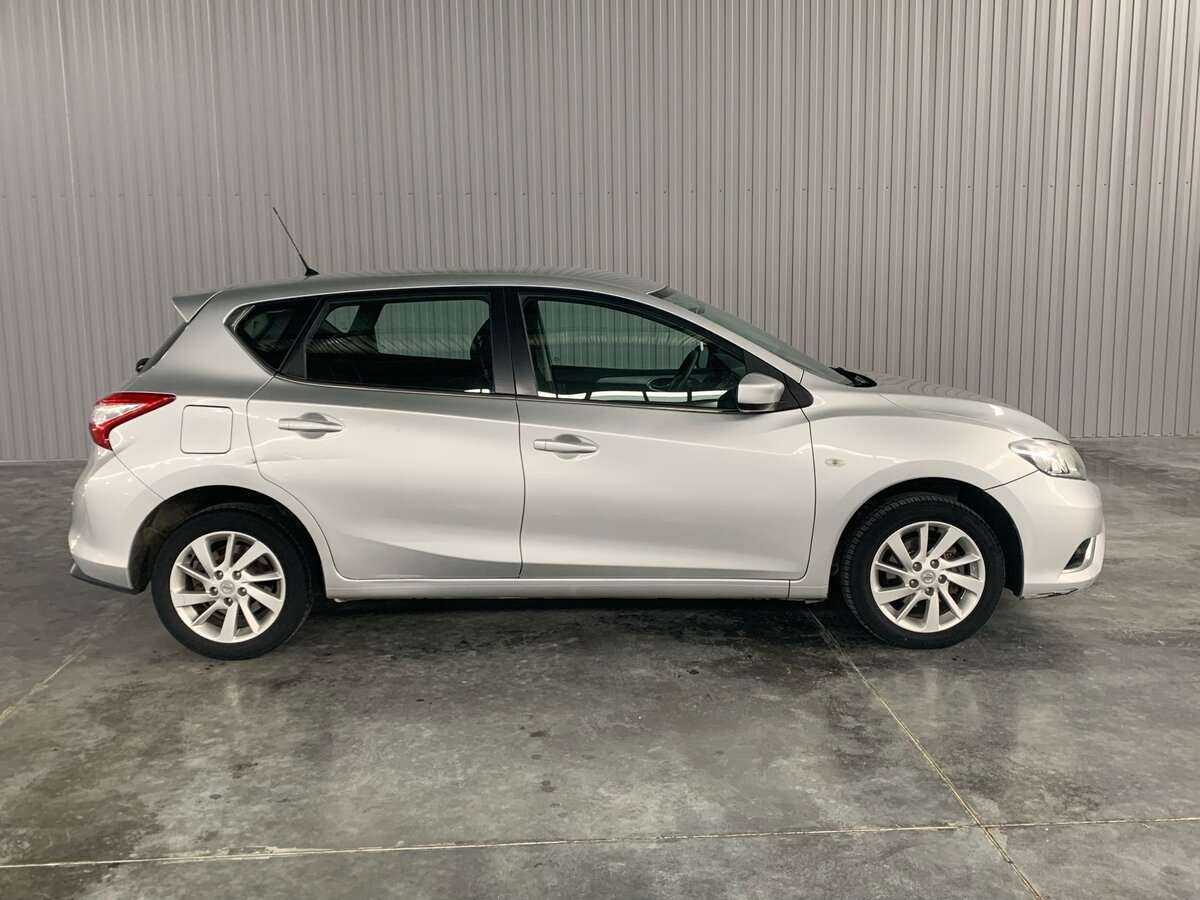 Nissan Tiida с пробегом — 2015 год. Фото: #3