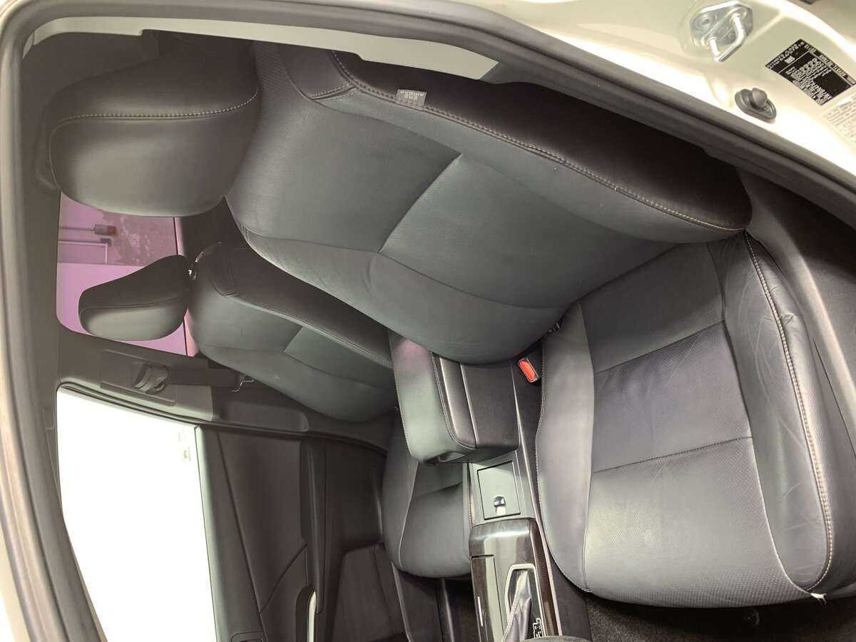 Toyota Camry с пробегом — 2016 год. Фото: #10