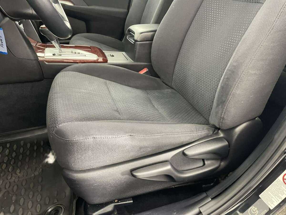 Toyota Camry с пробегом — 2012 год. Фото: #9