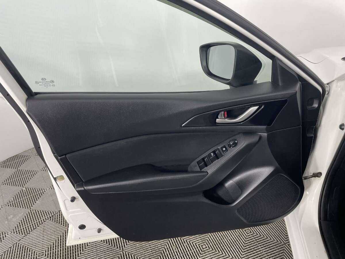 Mazda 3 с пробегом — 2014 год. Фото: #6