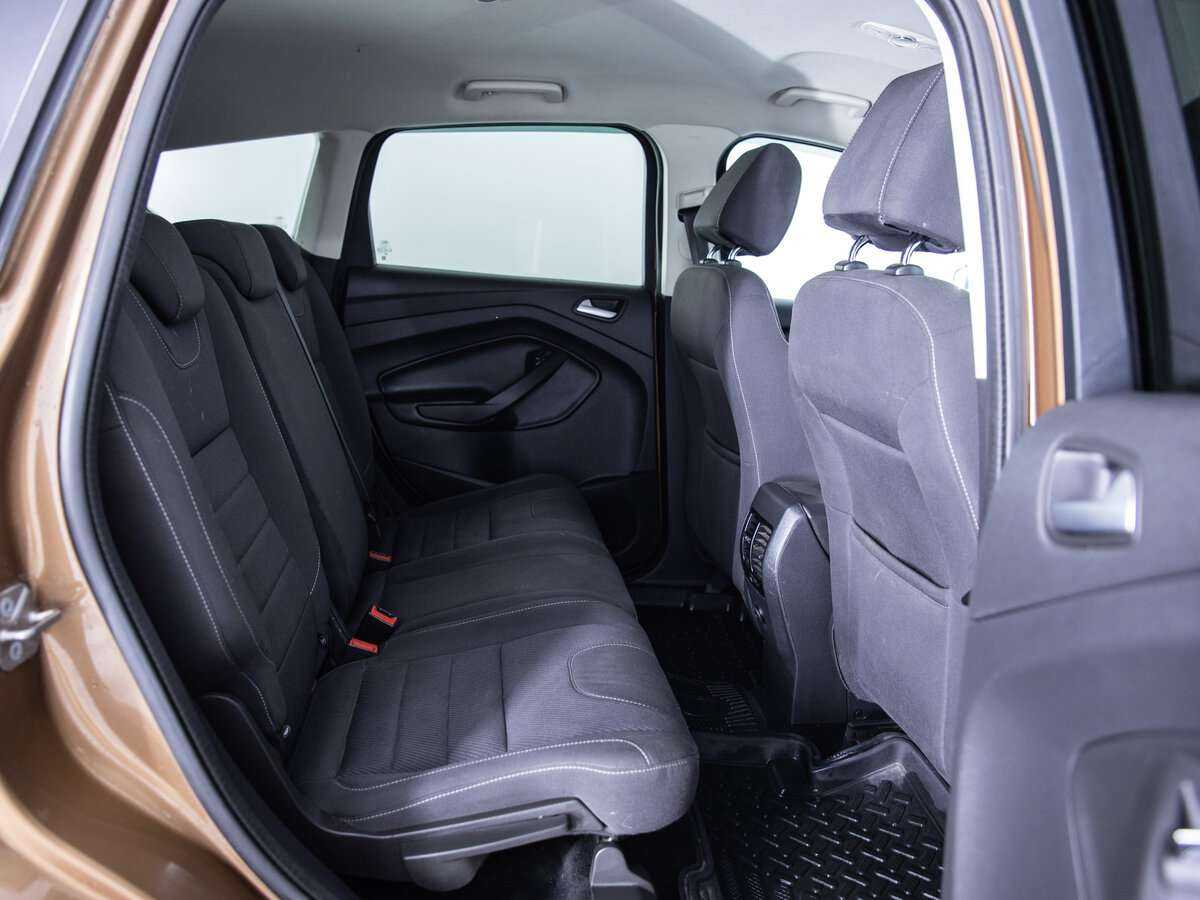 Ford Kuga с пробегом — 2013 год. Фото: #19