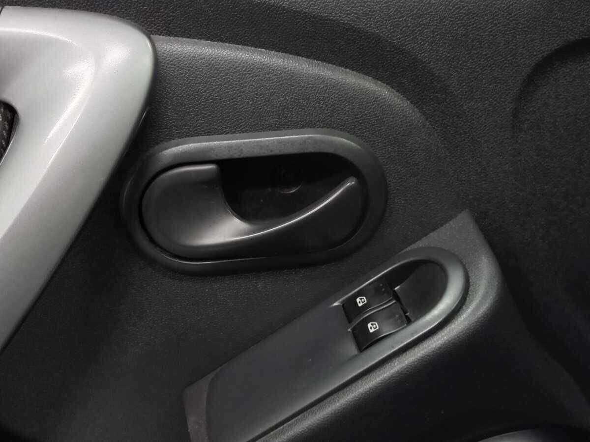 Renault Duster с пробегом — 2013 год. Фото: #13