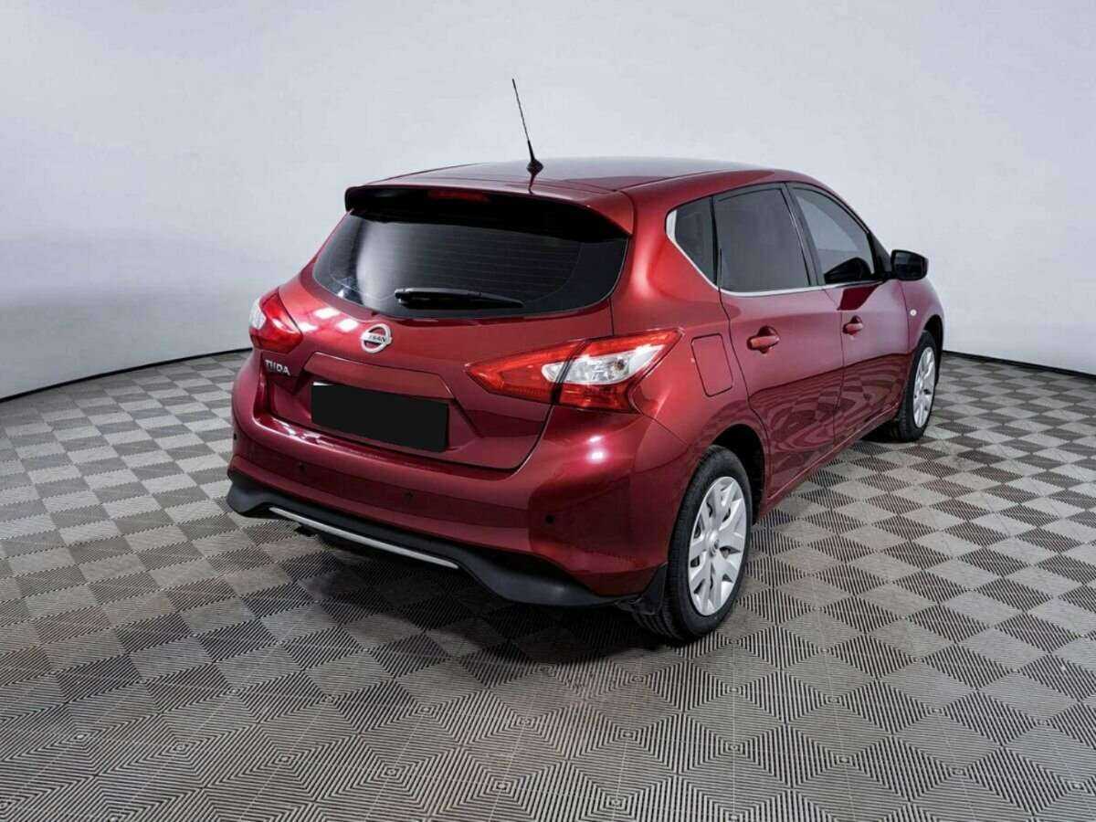 Nissan Tiida с пробегом — 2015 год. Фото: #4