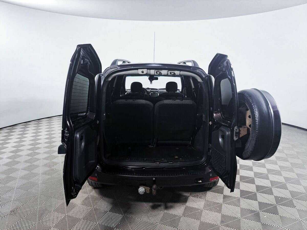 Lada (ВАЗ) Largus с пробегом — 2015 год. Фото: #9