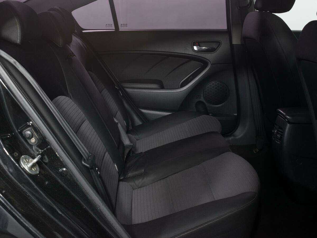Kia Cerato с пробегом — 2014 год. Фото: #11