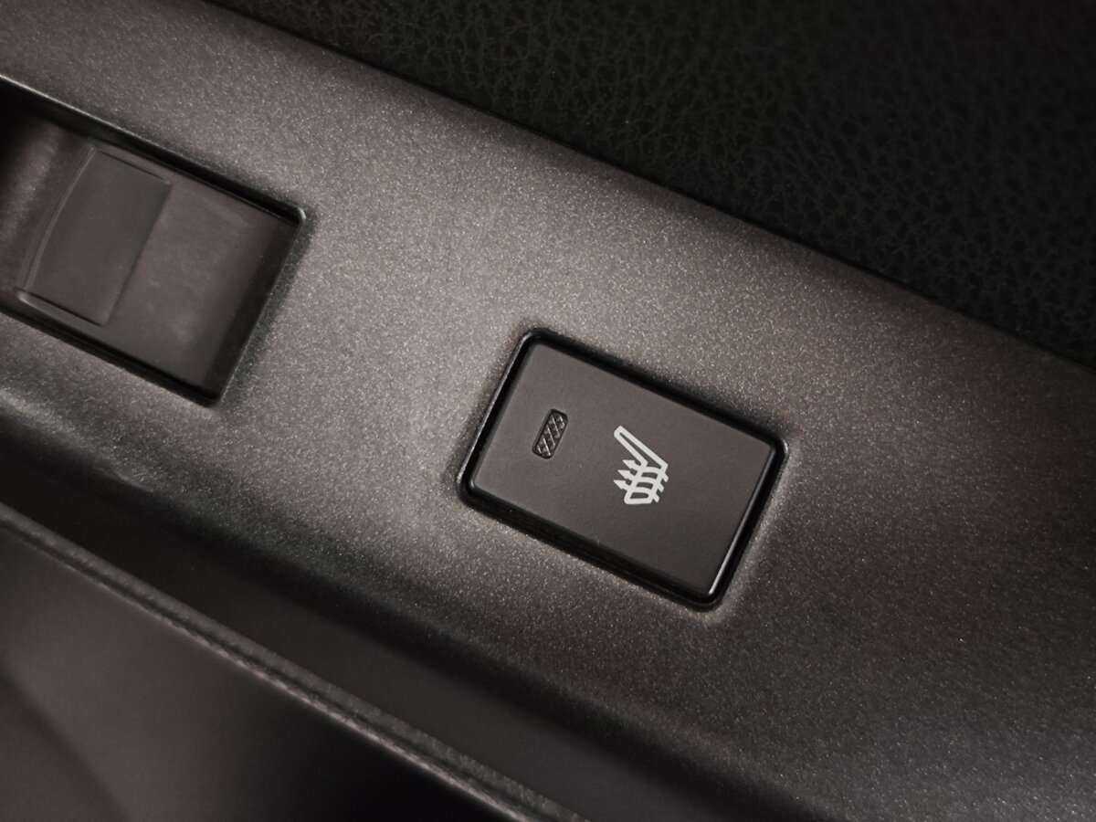 Toyota RAV4 с пробегом — 2015 год. Фото: #16