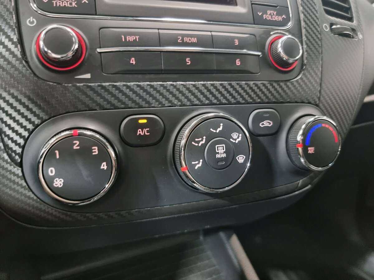 Kia Cerato с пробегом — 2014 год. Фото: #15