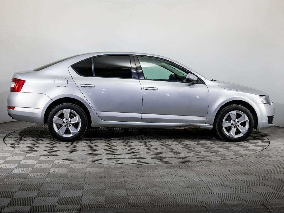 Skoda Octavia с пробегом — 2015 год. Фото: #3