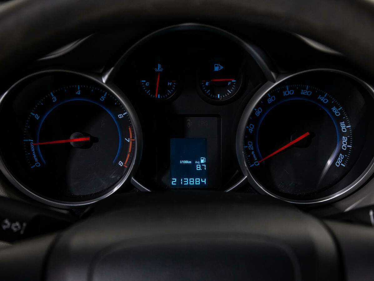 Chevrolet Cruze с пробегом — 2013 год. Фото: #11