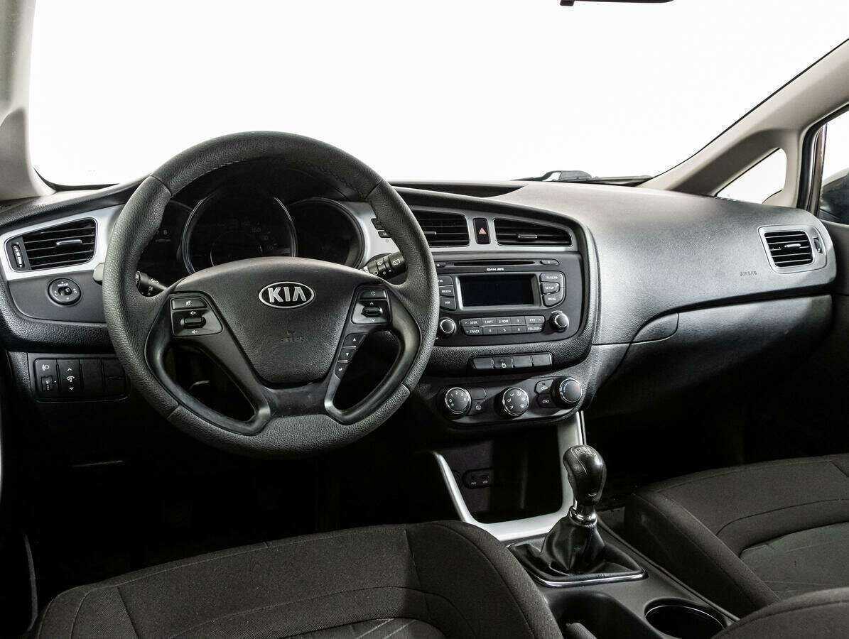 Kia Ceed с пробегом — 2015 год. Фото: #10
