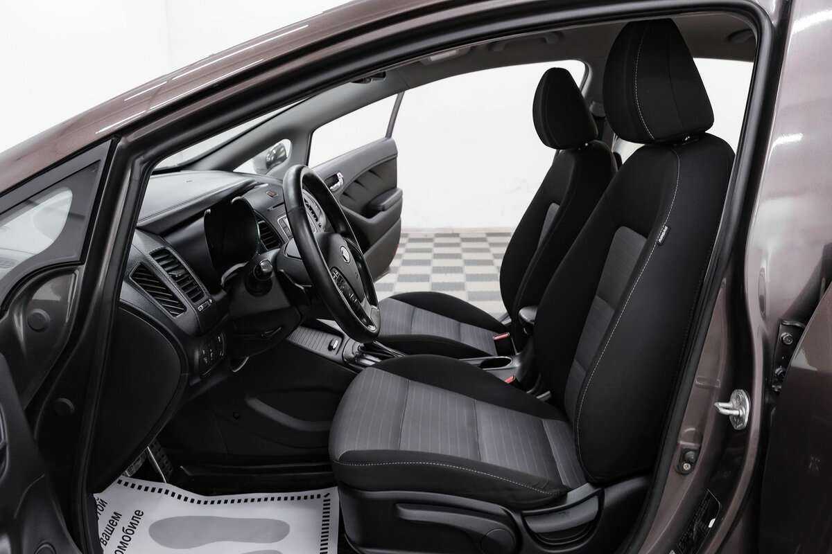 Kia Cerato с пробегом — 2013 год. Фото: #6