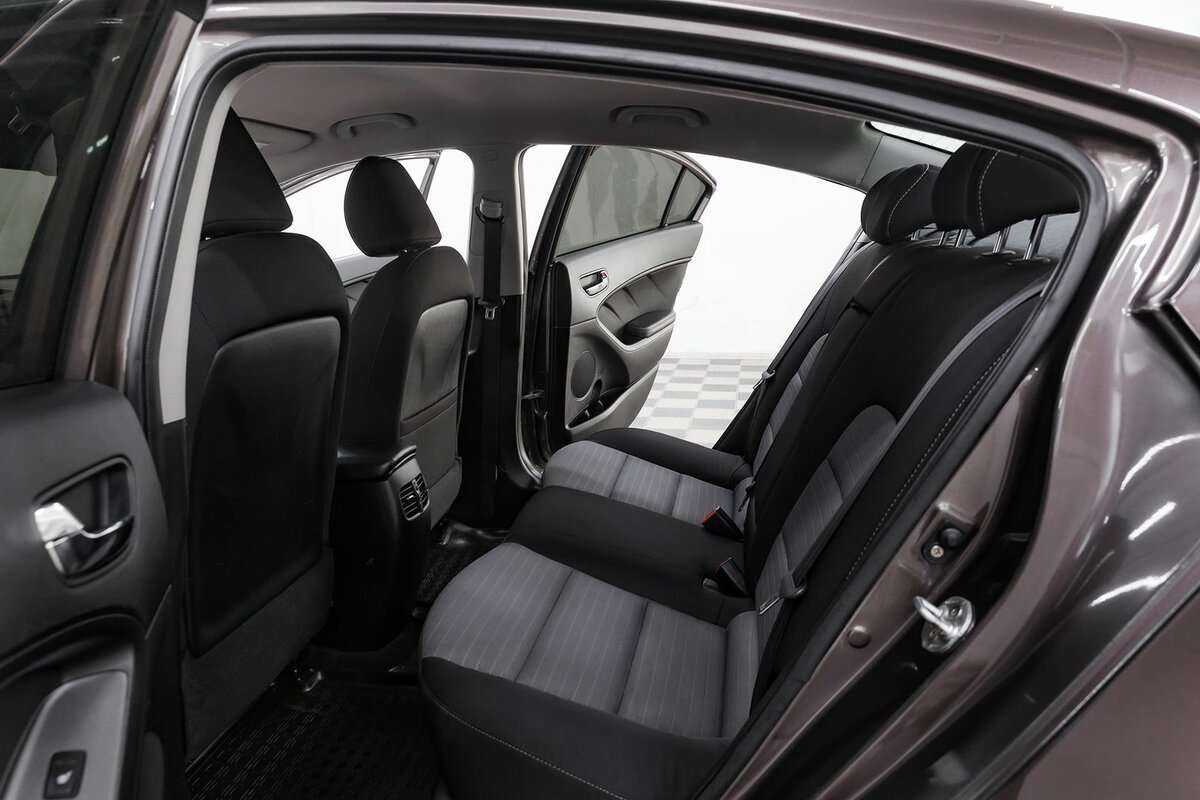 Kia Cerato с пробегом — 2013 год. Фото: #12