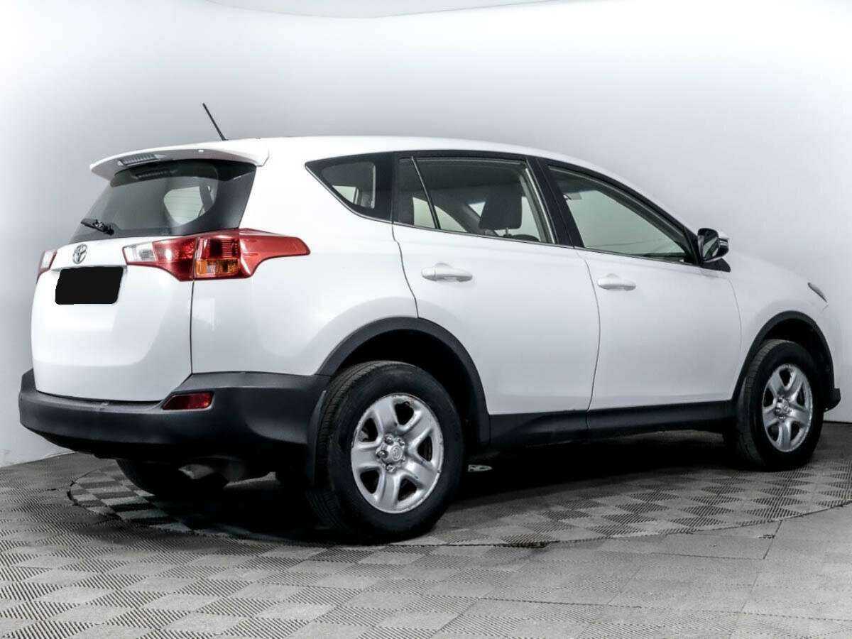 Toyota RAV4 с пробегом — 2015 год. Фото: #3