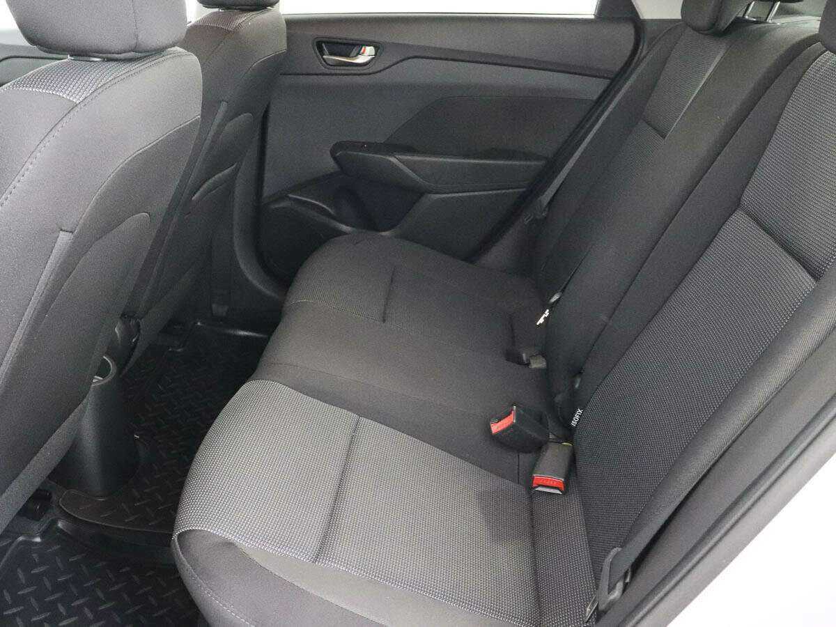 Hyundai Solaris с пробегом — 2019 год. Фото: #8