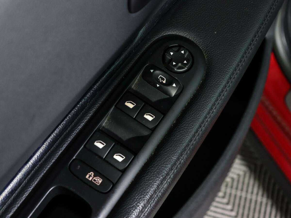 Peugeot 3008 с пробегом — 2012 год. Фото: #15